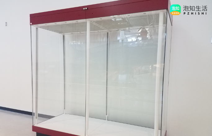 玻璃展示柜开关在哪里