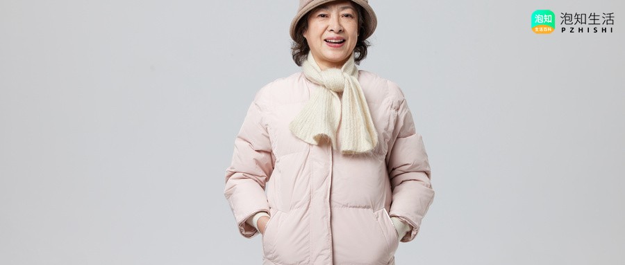 羽绒服可以用洗衣机洗吗？羽绒服洗了以后一坨一坨的怎么办