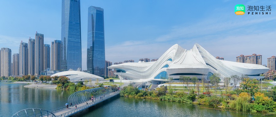东北三省指的是哪几个省份？华中指的是哪几个省